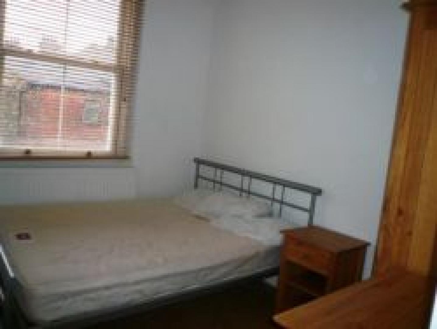 			3 Bedroom, 1 bath, 1 reception Flat			 Belton Road, WILLESDEN GREEN/DOLLIS HILL